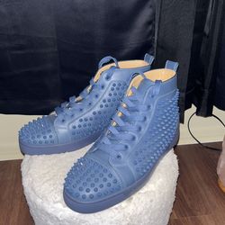 NO TRADES $250Size 42 (9us) Red bottoms only worn Twice