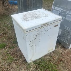 Non Working Freezer / Read Below ⬇️ 