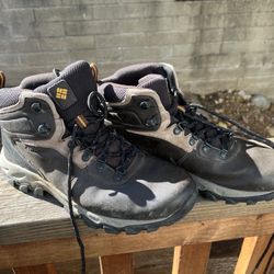 Men’s Columbia Omni-Grip Hiking Boots