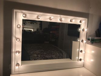 Vanity mirror