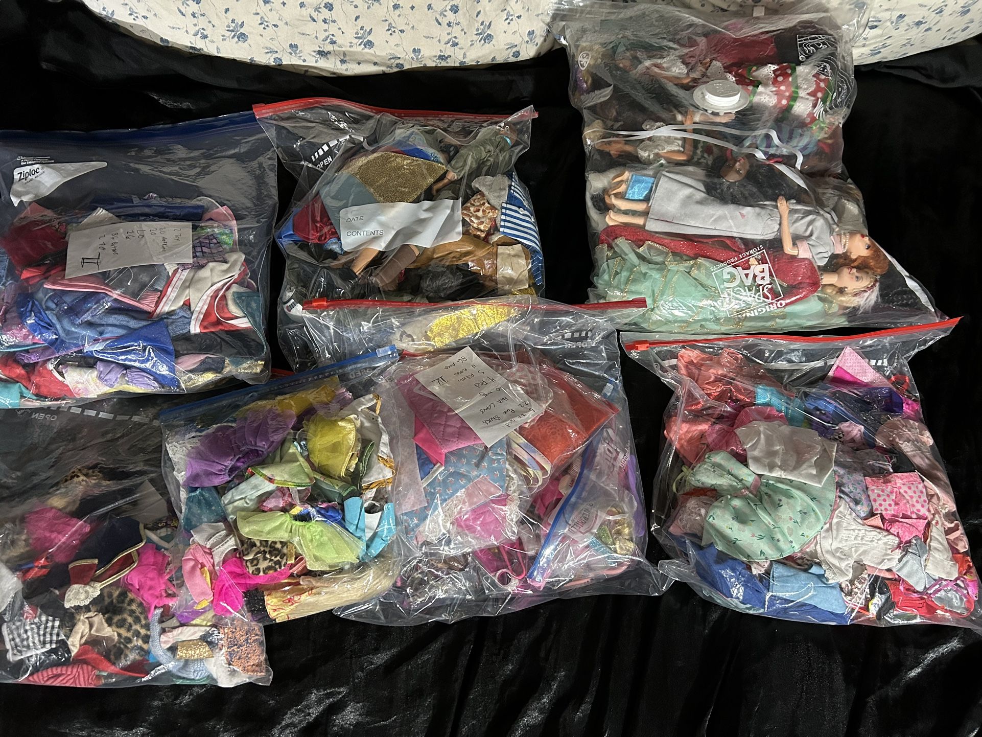 500  barbie clothing, accessories   26 Barbie dolls, 2 GI joe dolls