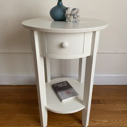 Pottery Barn Julia Bedside or Anywhere Accent Table – Shabby Chic