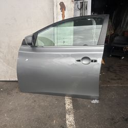 2017 Nissan Sentra Driver Side Door