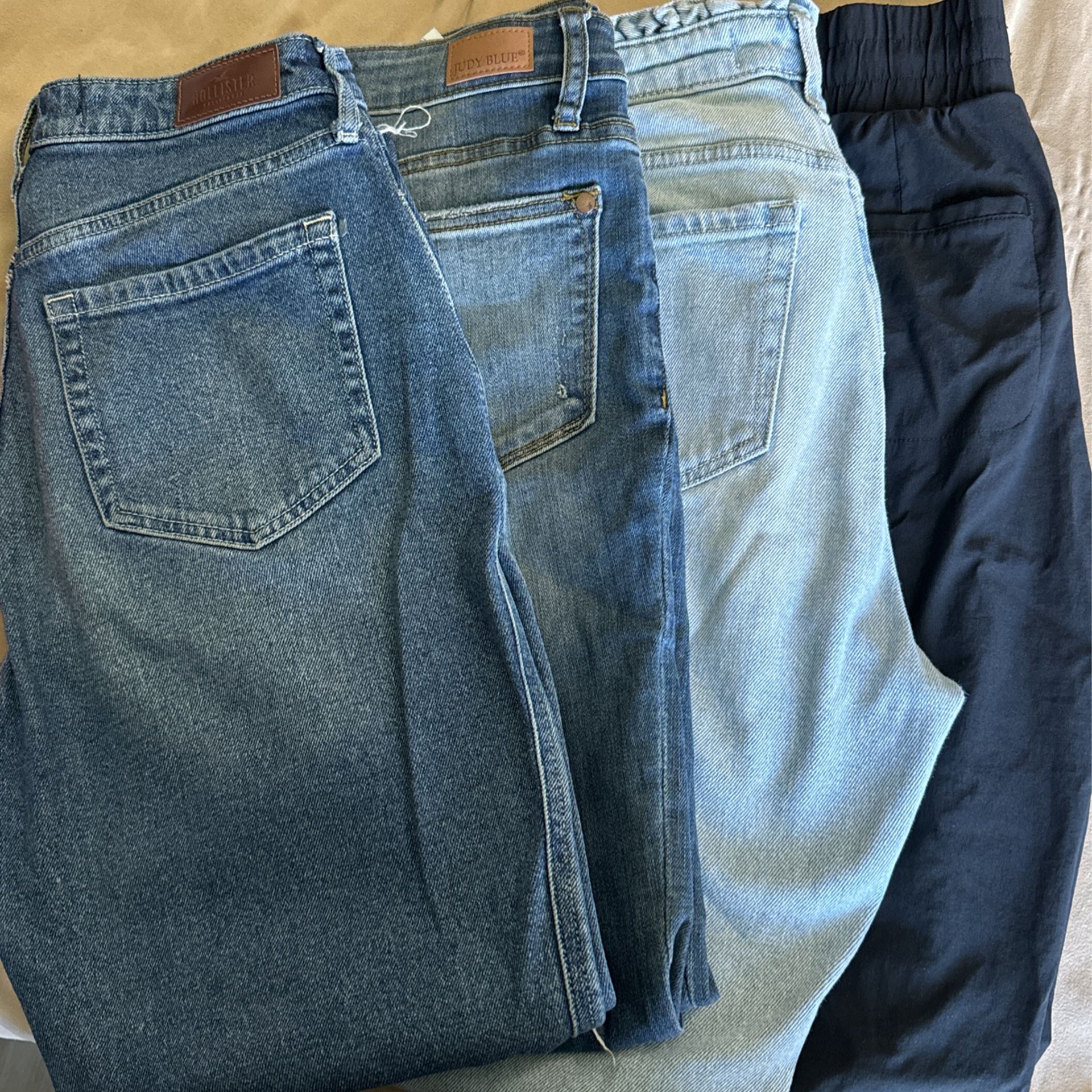 Assorted Mom Jeans & skinny Jeans 