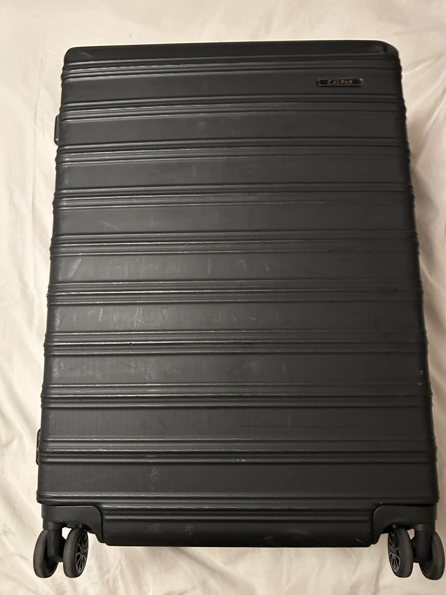 Suitcase /Evry Medium Luggage / CALPAK / Black 28”/ Read Well the Post / See Photo For Reference 