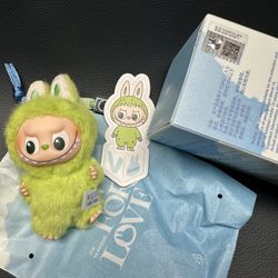 Labubu Pin For Love V