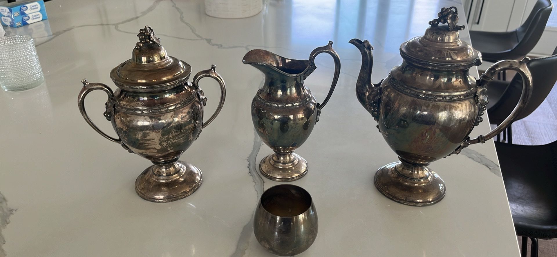 Rogers Smith Co Tea set 1950 New Haven Conn Grapevines Silver Plated Tea Service