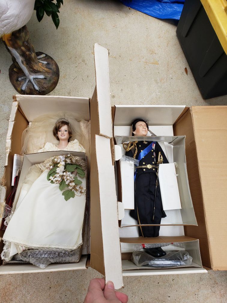 Danbury Mint princess Diana bride doll and Prince Charles bridegroom doll