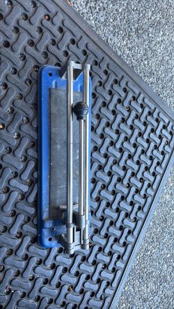 Tile cutter