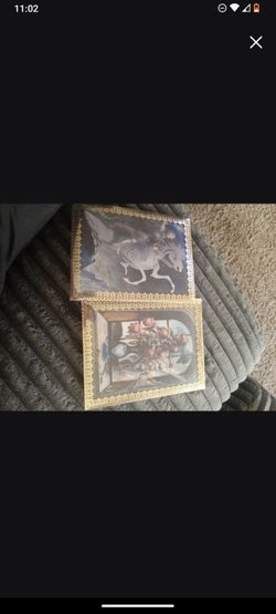 Two lenticular haunted Mansion vintage collectible cards