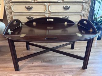 Vintage 1979 Ethan Allen Georgian. Court Butler's Tray Coffee Table by