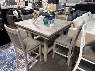Stunning dining table set! $499 🩶📦