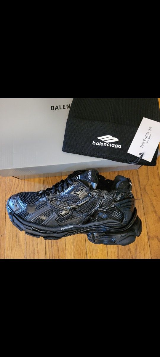 BLACK RUNNERS! 11.5