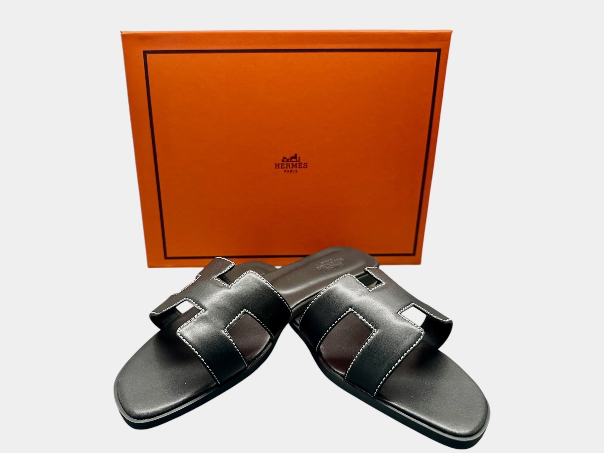 Hermès Oran Sandals – Size 39 (US 9)