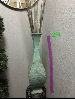 Metal Decor $25 Good condition