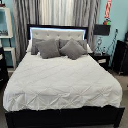 Jaylen 4pc Queen Bedroom Set 