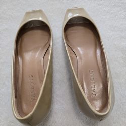Talbot's Beige Peekytoe Wedges, Size 7