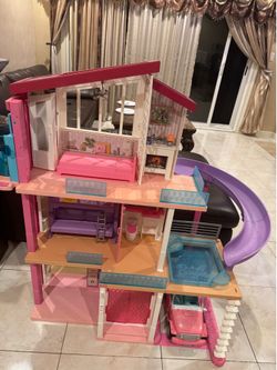 Barbie DreamHouse