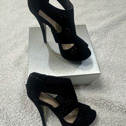 Women’s Black High Heel Size 6