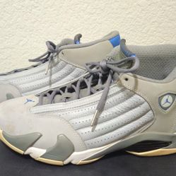 NIKE  JORDANS  MENS   SIZE 11