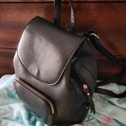 BLACK GENUINE LEATHER BACKPACK PURSE