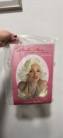 Marilyn Monroe Classic Marilyn Blonde Wig