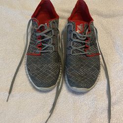Men 10.5 New Balance Shoes