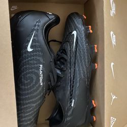 Nike Cleats Size 6.5 Men/ 8 Women 