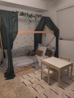 Twin Canopy Bed  + Mattress