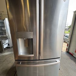 ❄️ GE Profile French-Door Refrigerator with Hands-Free AutoFil in Fingerprint Resistant St Still $689❄️