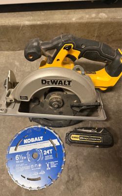 Dewalt Skillsaw and blade and battery