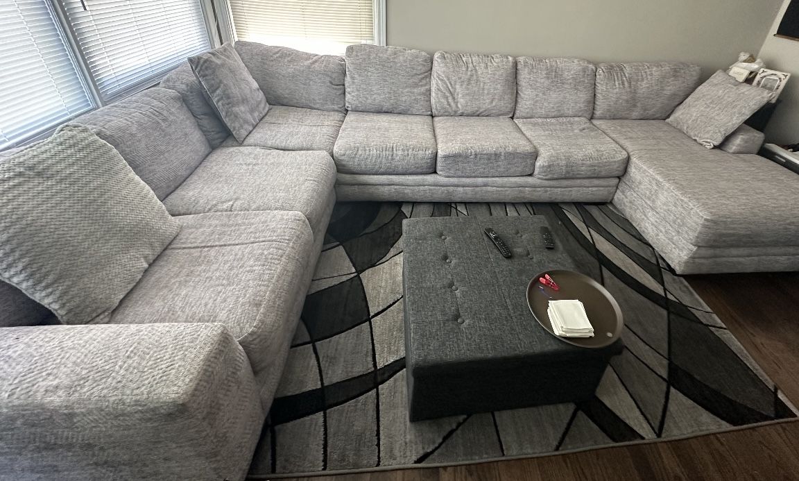 Large Grey Sectional Sofa Couch !!!