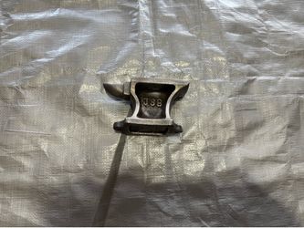 Small cast Iron Anvil (vintage made in Japan)