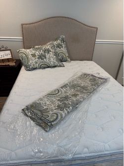 Queen Bed
