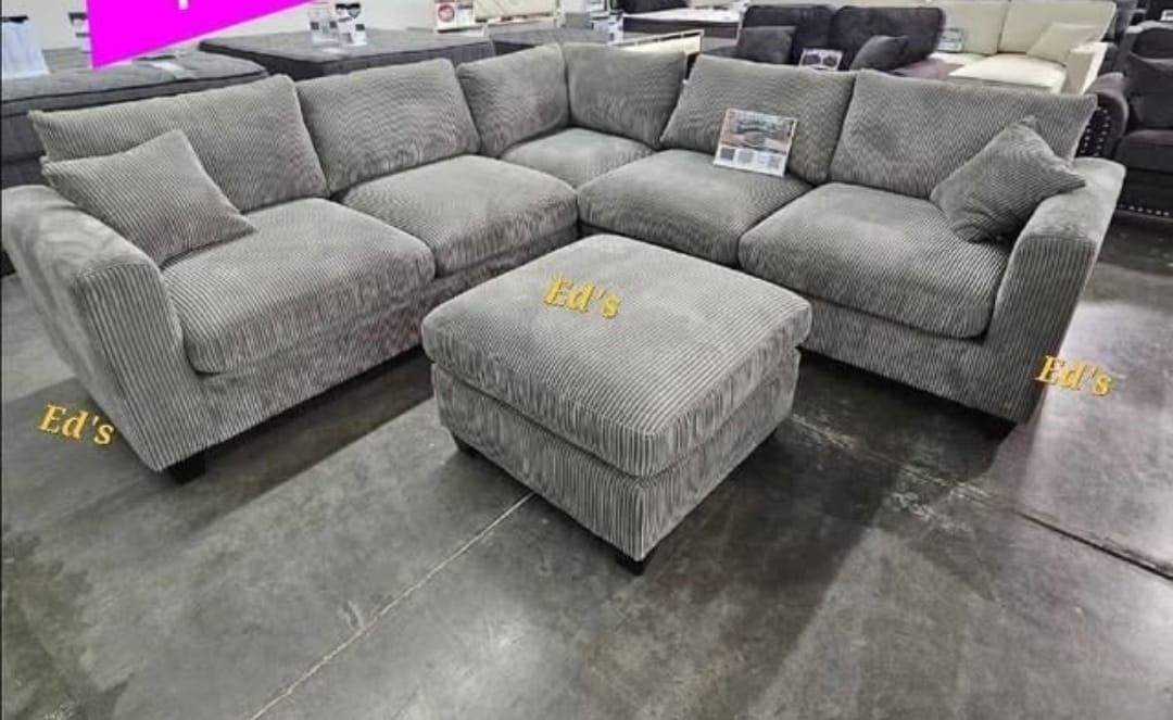 BRAND NEW 4PC SECTIONAL SOFA SET WITH OTTOMAN AND ACCENT PILOWS INCLUDED $499 +Tax