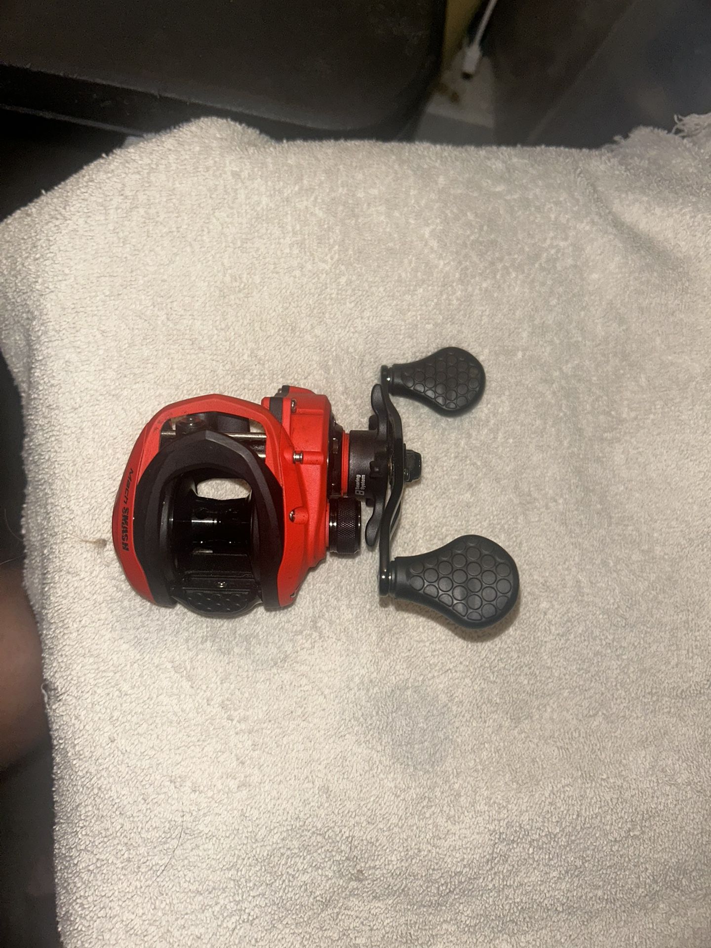 Lew’s Right Handed Mock Smash Bait, Caster Reel