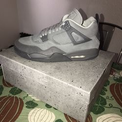 Air Jordan 4 Retro SE…. Cool Grey