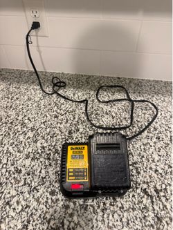 Dewalt 20V MAX battery 5.0Ah w/ charger