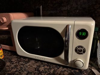 Retro microwave cream color