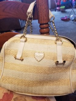 BETSEY JOHNSON PURSE/ LIGHT YELLO AN WHITE