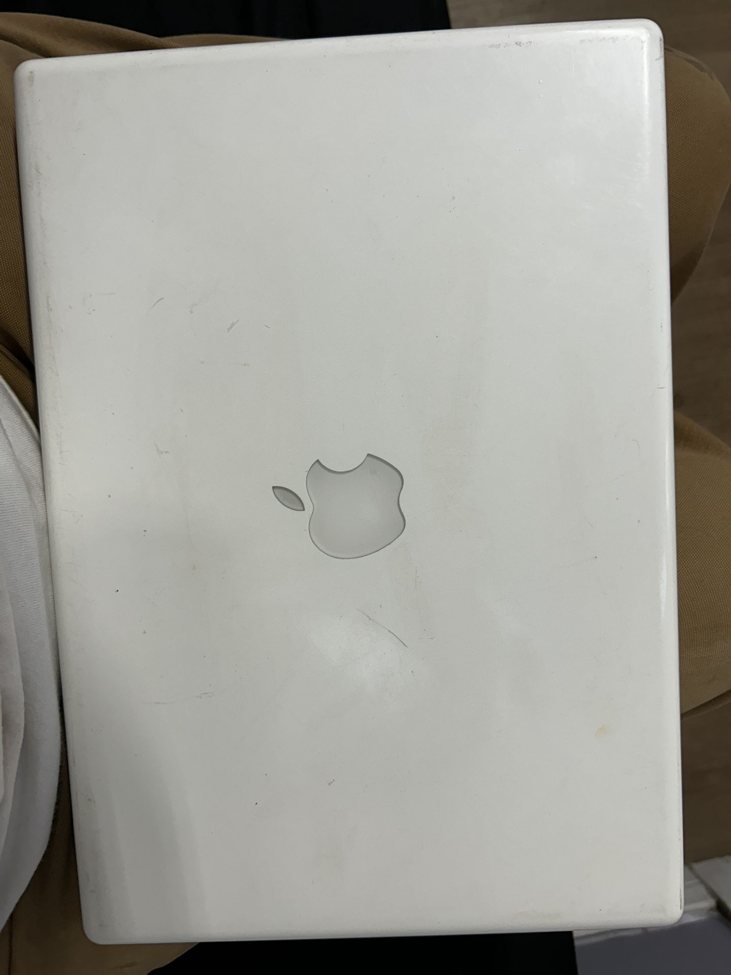 2006 MacBook laptop