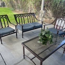 Table Patio Set!