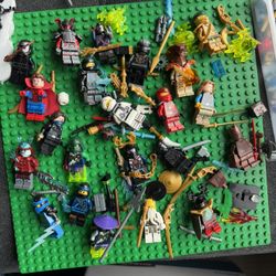 Lots of popular Lego action figures