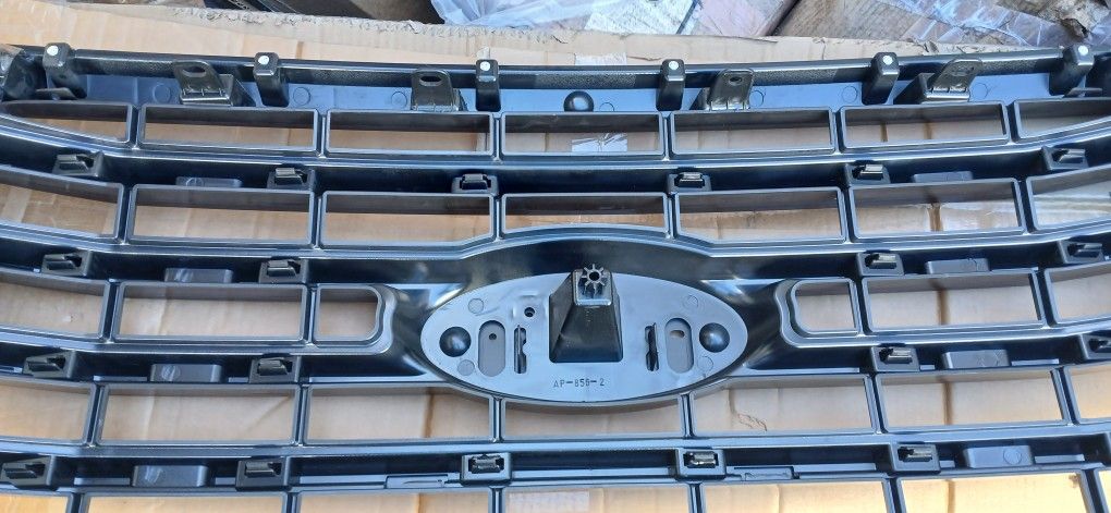 Front Bumper Grille Compatible with 2O15 TO 2O17 Ford F15O F-15O Replacement