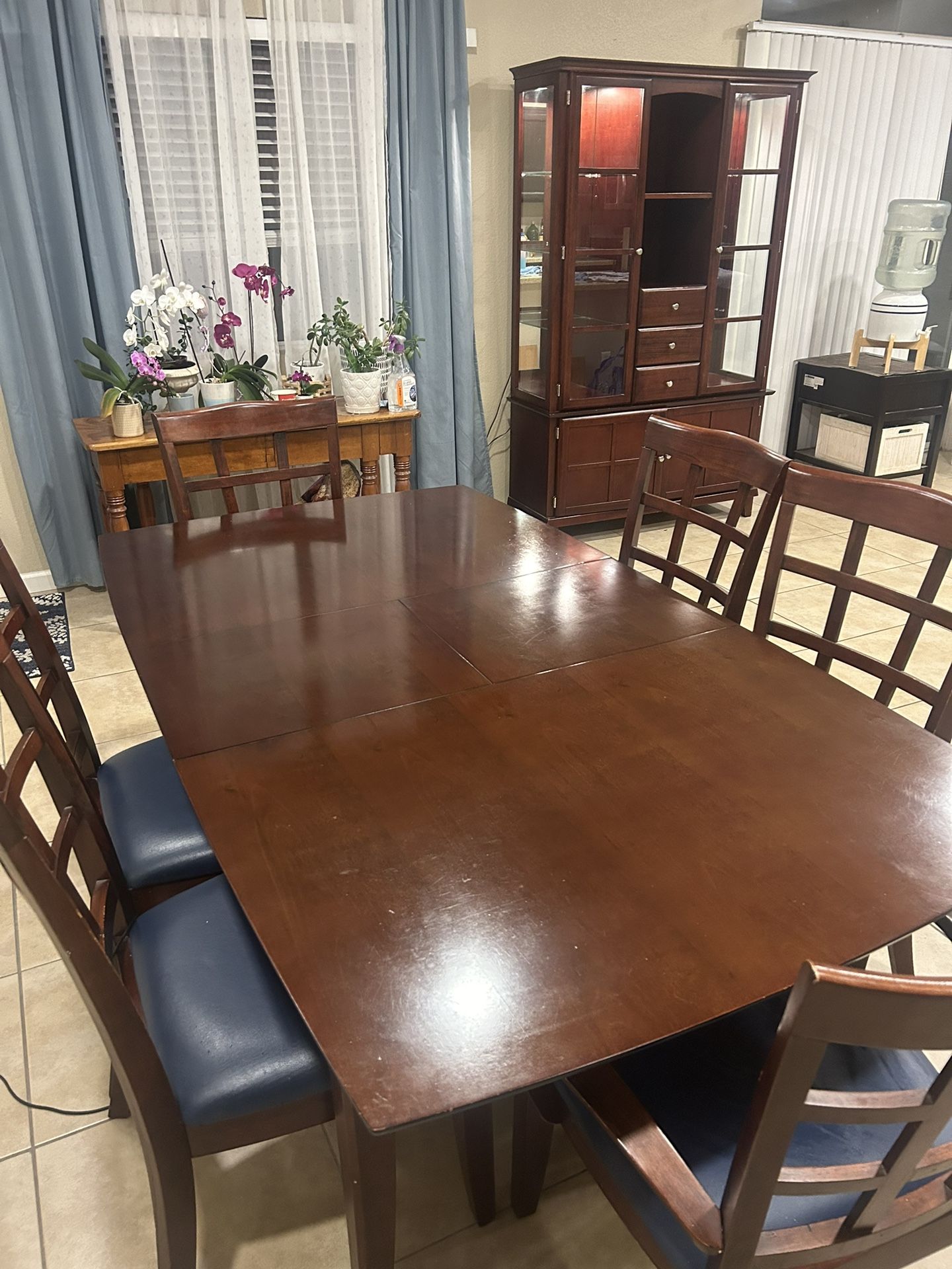 Dinning Set With china Cabinet Hutch