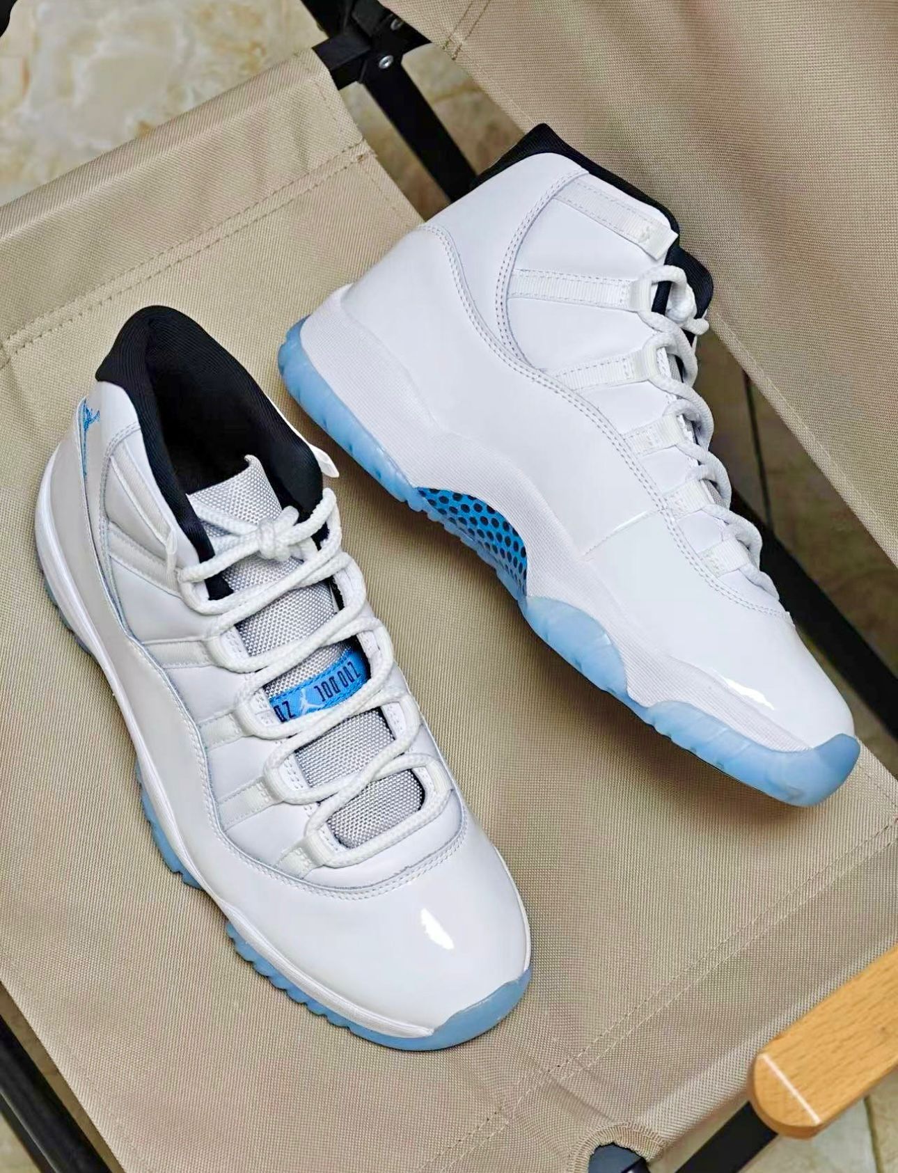 Jordan 11 Retro Legend Blue
