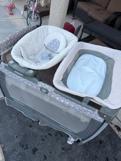 Graco Pack 'n Play with Bassinet and Rocker