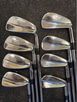 Titleist 690 MB Forged Golf Iron Set