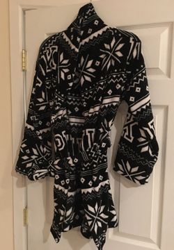 Pink vs robe new with tags xs