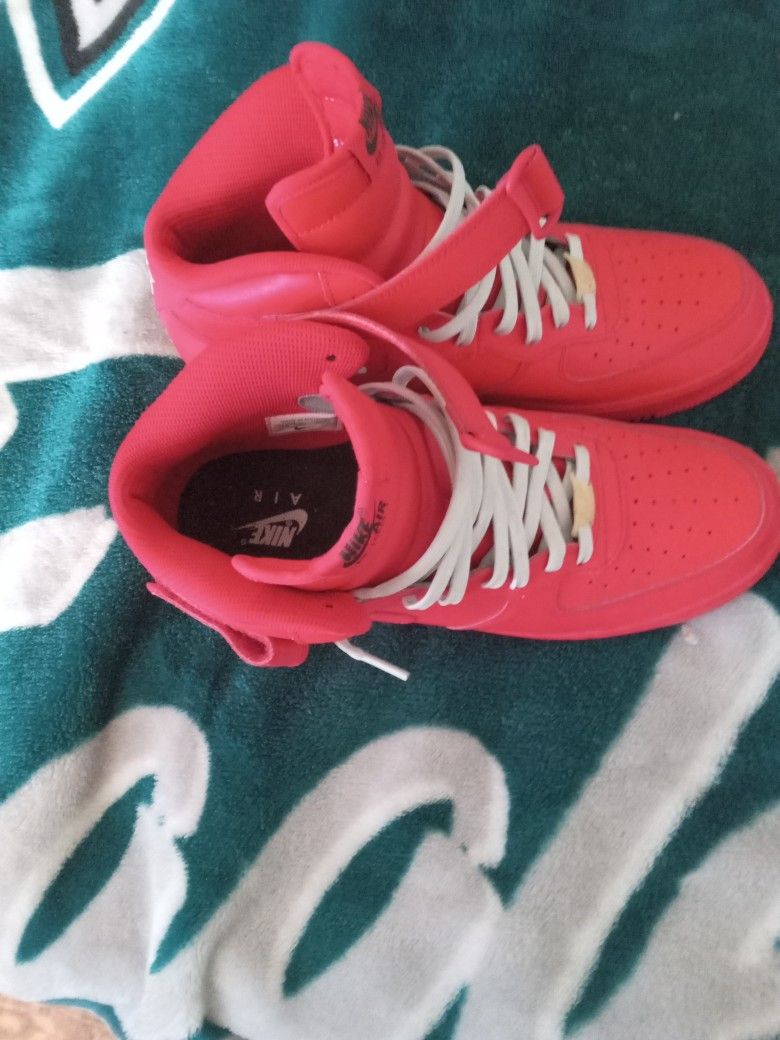 Red Air Force 1 Mid